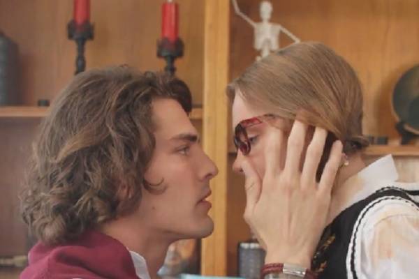 Ella Wilson e Liam Gravens