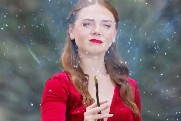 Rainha Alfa Traída Ressurge das Cinzas Final completo