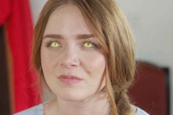 Rainha Alfa Traída Ressurge das Cinzas filme