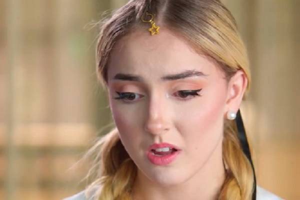 Sophie era apenas uma estagiária em Como Conquistar um Coroa Série dailymotion