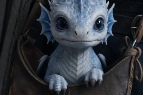 Akira, um pequeno dragão branco, aparece dentro da bolsa de Owen.