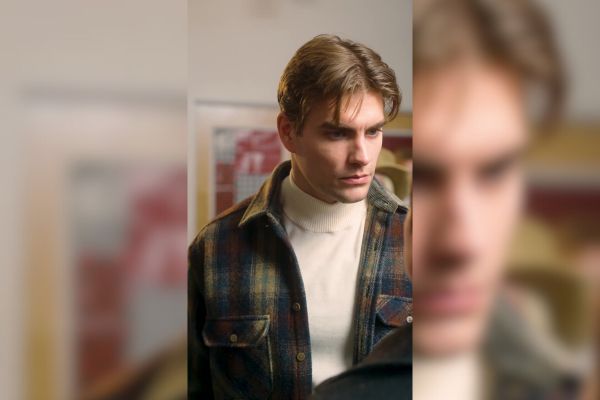 Găsind un soț miliardar fără adăpost de crăciun Simon Jones