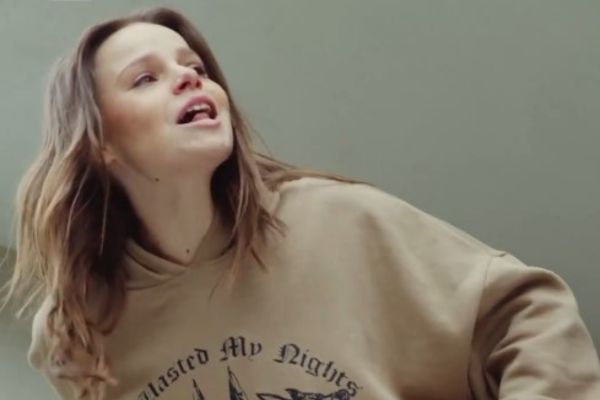 dragoste la viteză periculoasă reelshort