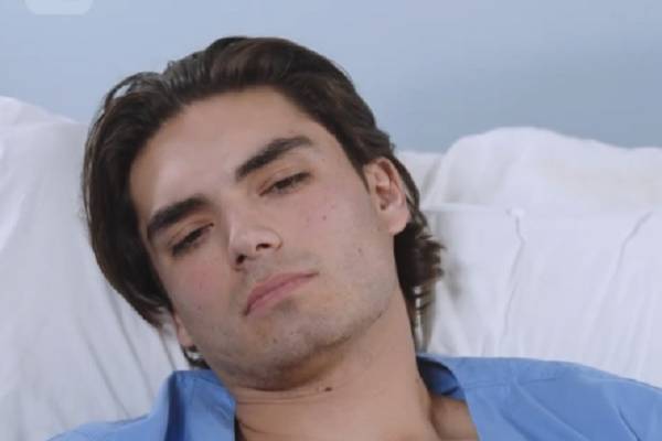 Scenariile din Destinul meu nemilos Alpha mă revendică în fiecare noapte film complet