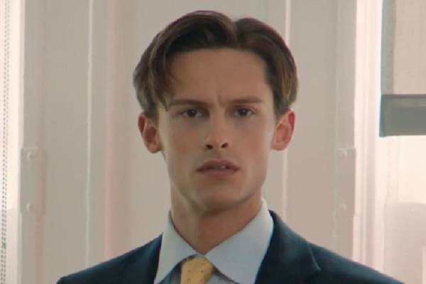 Ai concediat un geniu al tehnologiei reelshort