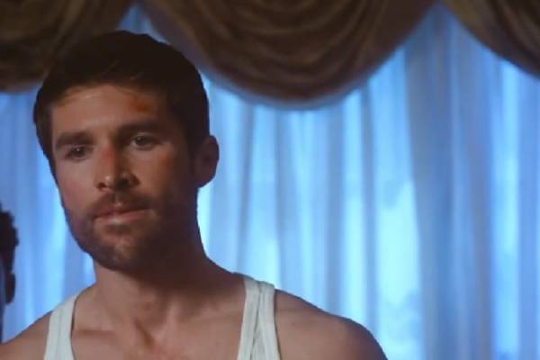 Nașul Superm Fosta soție în genunchi film