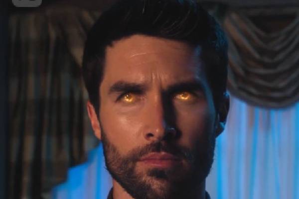 Nașul Superm Fosta soție în genunchi final