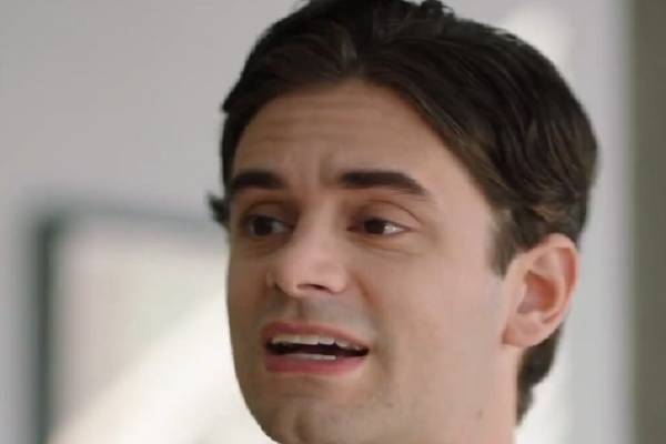 Ai concediat un geniu al tehnologiei flim complet în Română