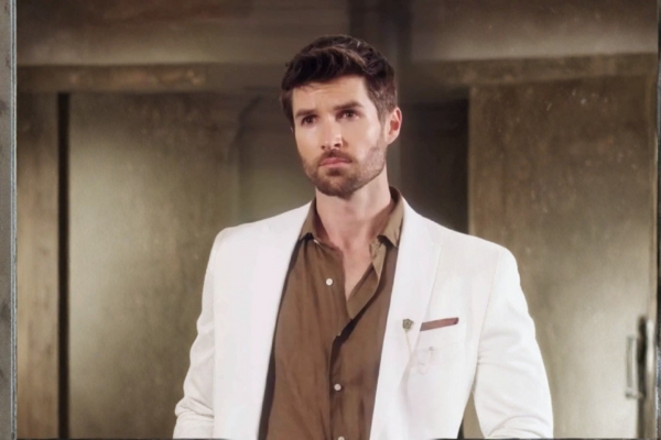 Nașul Superm Fosta soție în genunchi Film Youtube în Română