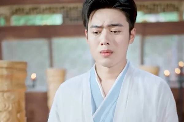 Pe bune nu sunt zeu film complet în Română