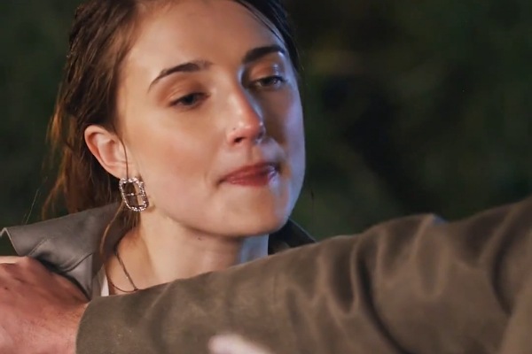 olgun aşkın peşinde izle  Harper Reeves