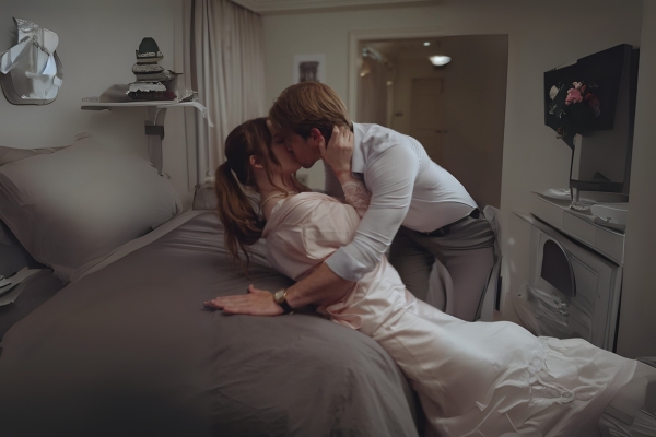 cô bảo mẫu từng ở tù và ông bố tỷ phú độc thân dàn diễn viên