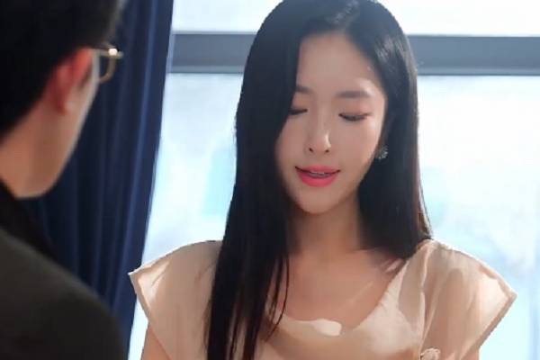 Ly hôn Trở lại và Thống trị phim