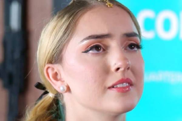 Tình yêu công sở bị cấm đoán