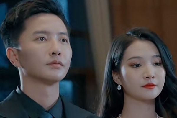 《出手》演員:龍傲天神醫男主x京都名媛女主,被嫌棄的家庭煮夫離婚後靠醫術殺瘋了 - Reelshort粉絲專區