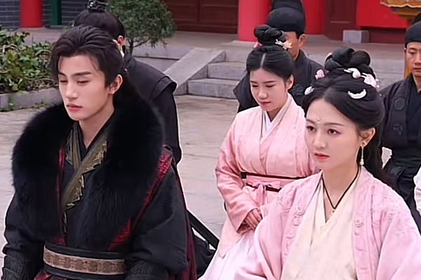 折腰影評小喬提議修渠