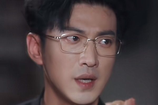 異香纏愛周景維