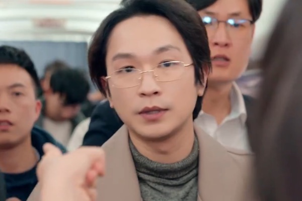 萬裏救援影評何銘葉倩緊張對峙