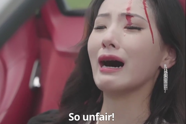 她似野藤纏繞而上短劇線上看