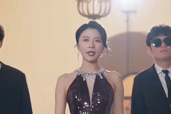 相擁於煙火盡頭結局談母