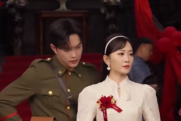 褪下軍裝後線上看喬沁男女主