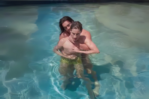 《泳池邊的夏日戀習曲》線上看