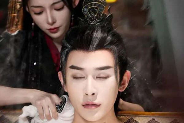 來自深淵的他線上看海報